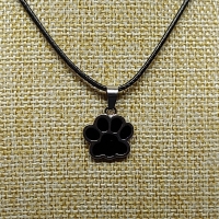 Set ketting en oorbellen met dierenpootje zwart