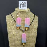 Set oorbellen en ketting met kunststof ijsje roze/blauw