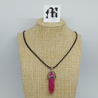 Ketting met hanger met dubbeleindersteen donker roze