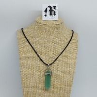 Ketting met hanger met dubbeleindersteen licht groen