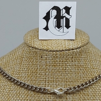 ketting met zilverkleurig hartje met naam gegraveerd